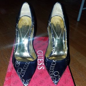Guess Carrie Pumps